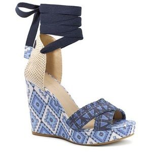 STUART WEITZMAN /THEODORA & CALLUM WEDGES